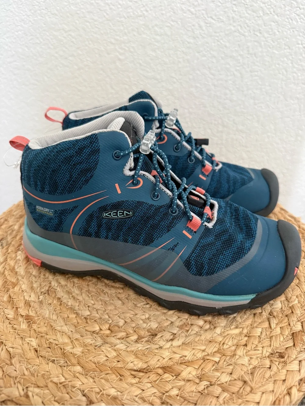 Keen Kids Blue and Coral Waterproof Hiking Boots Size 4